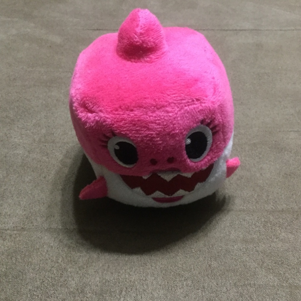 PINK FONG BABY SHARK PLUSHIE WITH SOUND